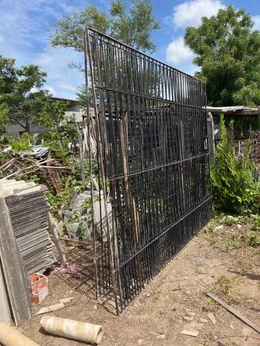 Grades e portões de ferro - tamanhos diversos 