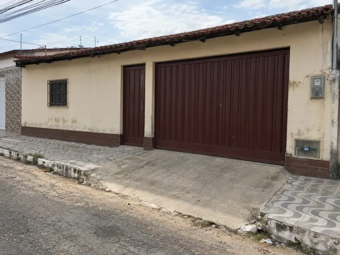 CASA A VENDA NO CAIS DO PORTO, ACEITO OFERTAS