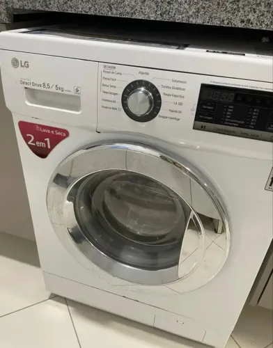 MÁQUINA LAVA E SECA