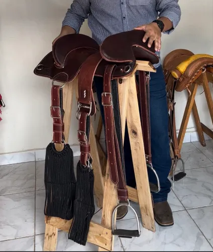 Arreio cutuca meio curtume completo