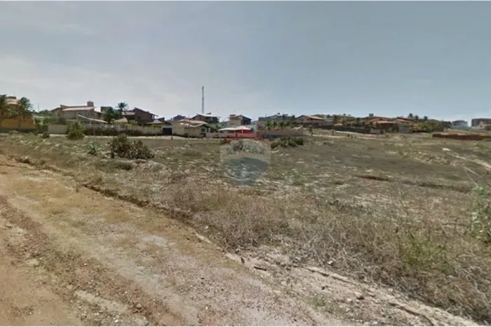 TERRENO NO PORTO DAS DUNAS 675 MT2 , DE POSSIBILIDADES DE INVESTIMENTO.