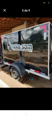 Vende se um reboque fechado 