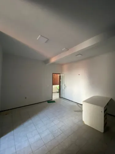 Sala comercial no Centro, 20,60m² e banheiro privativo.