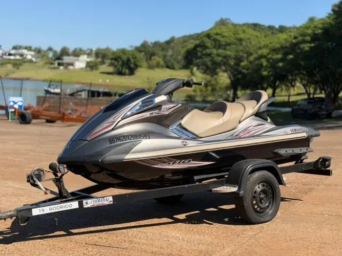 JET SKI YAMAHA 210HP APENAS 135 HORAS