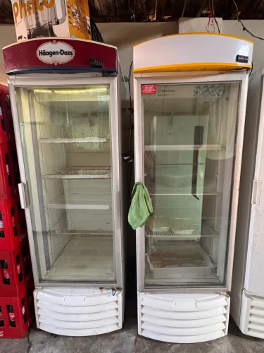 Vendo 2 freezers expositora 497 litros 220v
