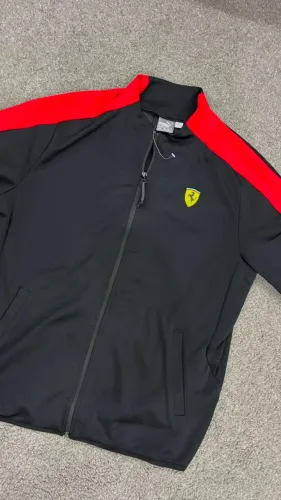 Jaqueta Puma Ferrari vermelha