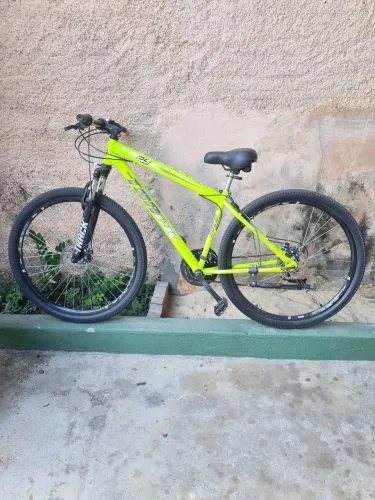 Vendo Bike aro 29 ano 2026 cor verde amarelo neon, lindíssima