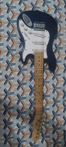 Vendo ou troco mini guitarra Michael STM SERIES, 