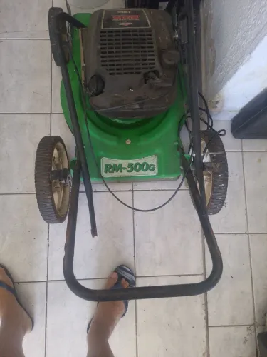 Cortador de grama carinho 