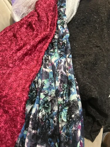 Só hoje 4 vestidos de festa luxo todos por apenas 100 reais