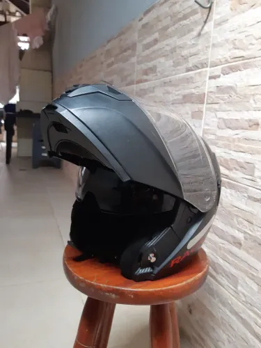 Capacete Race tech escamoteável