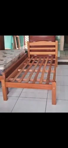 Cama solteiro madeira maciça
