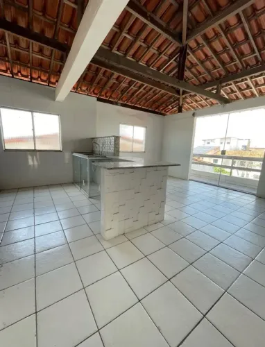 Vende-se casa 2/4 em Itapuã