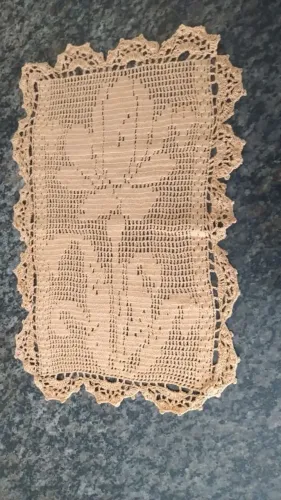 Centro de Mesa de Crochê 77cm x 50 cm