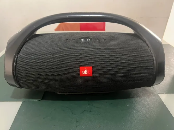 Caixa JBL BOMBOX