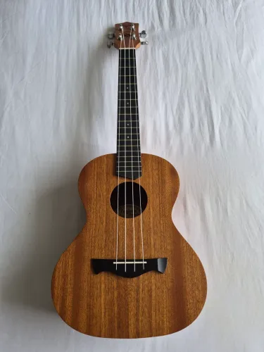 Ukulele Tenor Tagima 27k