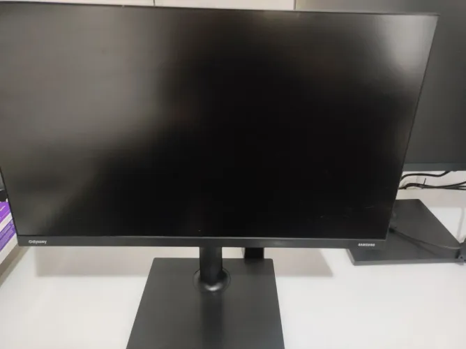 Monitor Samsung Odyssey G30 24" Full HD Va 144Hz FreeSync Preto