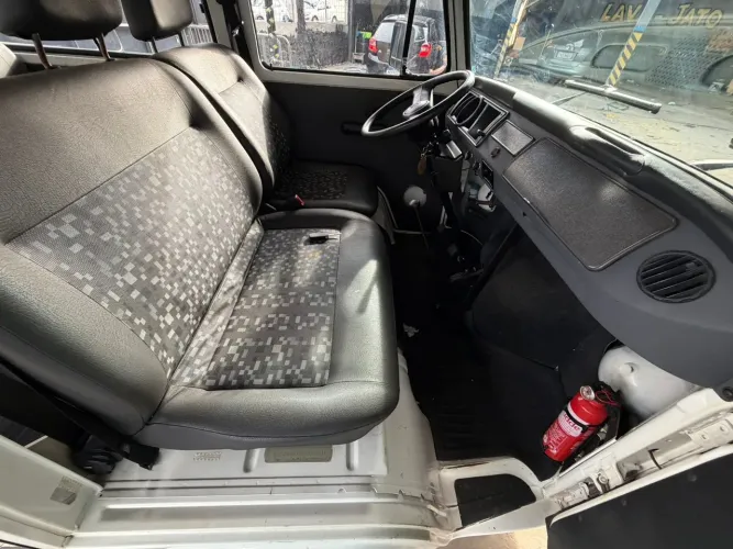 Volkswagen Kombi Standard 1.4 MI Total Flex 8V 2012