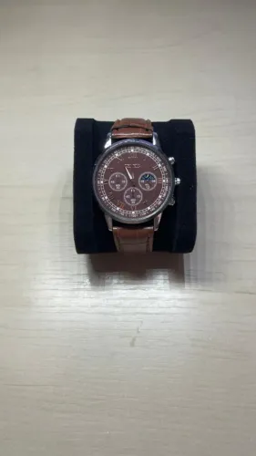 Relógio Masculino Novo - Estilo Cronógrafo Marrom Café (Elegante e Imponente)
