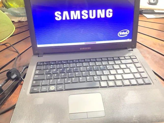 Notebook Samsung modelo R430 Windows 10 com carregador