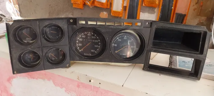 painel de instrumentos (ou ?painel do velocímetro?) da Chevrolet D20.