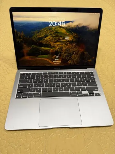 MACBOOK AIR M1 