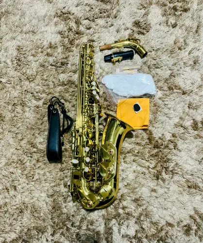 Sax Alto Konig Semi novo
