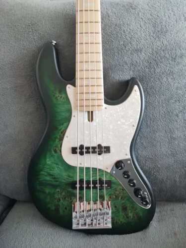 Sire Marcus Miller V7 Ash Reissue 5 cordas