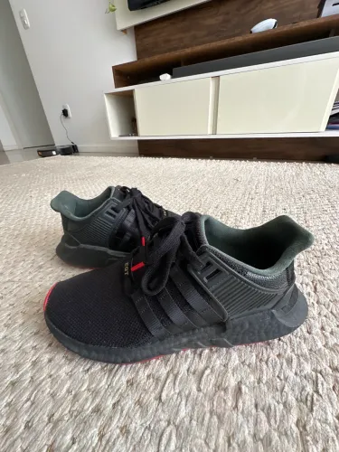 Tênis adidas EQT original muito novo!