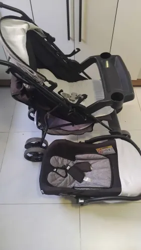 Carrinho de bb e bebe conforto 