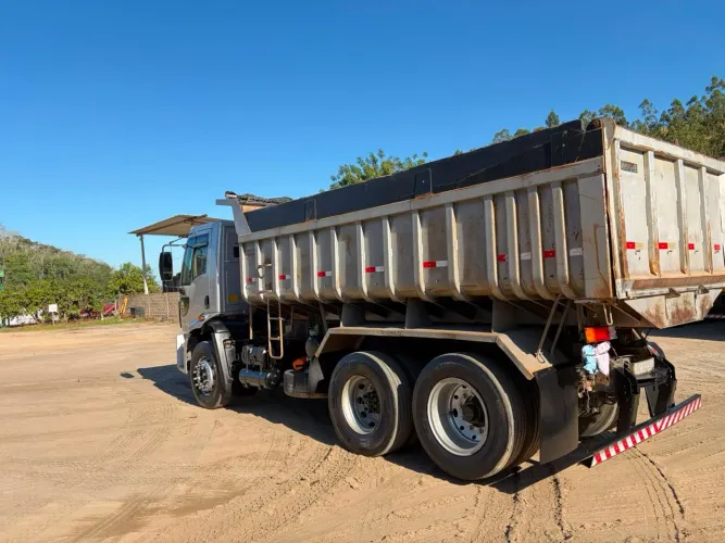 Caminhão truck caçamba 2428, 6x2