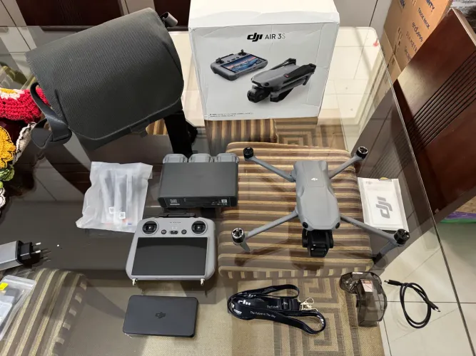 DRONE DJI AIR 3S COMBO - IMPECÁVEL