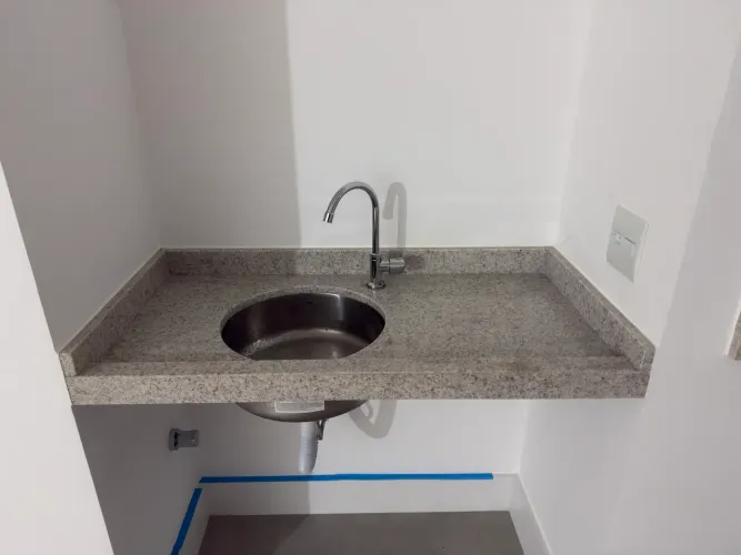 Pia granito branco siena com Cuba Docol Inox instalada 