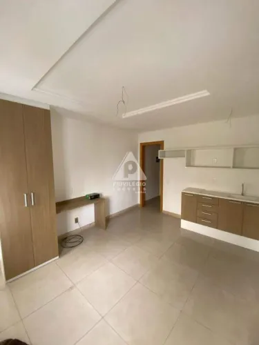 No Centro do Rio de Janeiro! Excelente apartamento conjugado, próximo ao Museu do Amanhã.