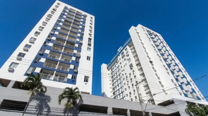 Apartamento de 2 quartos com suíte no Condomínio Beija Flor de Nilópolis