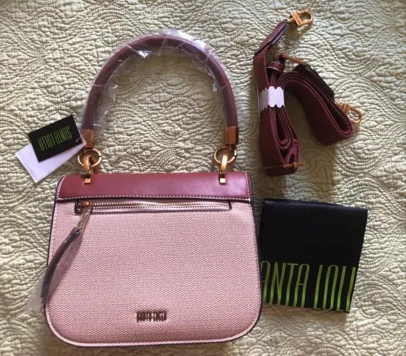 Bolsa Santa Lolla nova, na embalagem.