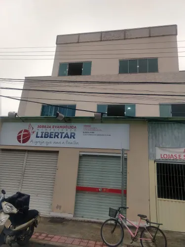 Alugo salas comerciais e Sub solo para depósito