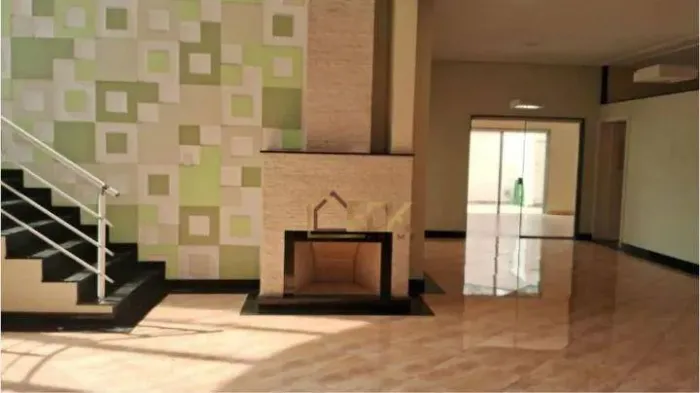 Sobrado com 4 dormitórios à venda, 550 m² por R$ 2.340.000,00 - Campos do Conde II Chambor