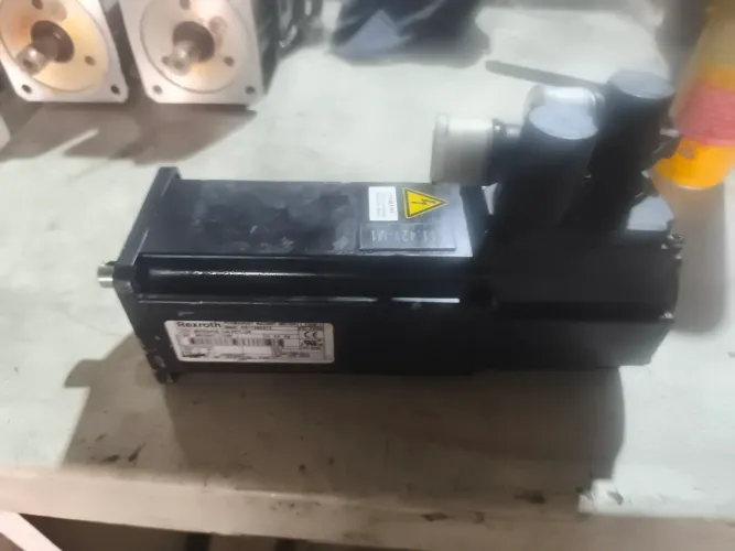 Servo motor 