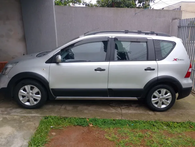 Nissan Livina X-gear SL 1.6 16V Flex Fuel Mec. 2012