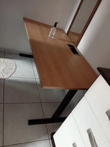 Mesa de escritório de abrir e fechar