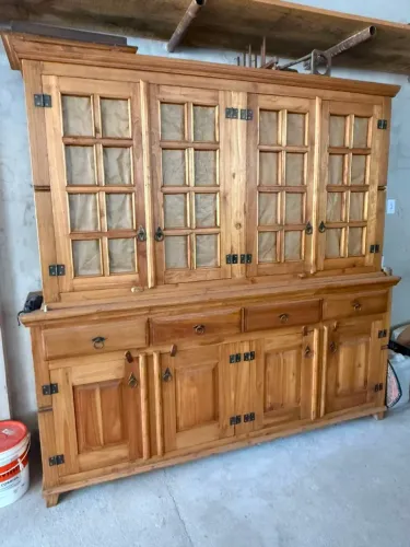 Vendo móveis de madeira maciça,madeira demolição