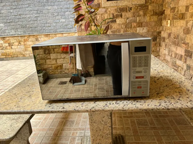 MICROONDAS BRASTEMP COELHO NETO 38L FUNCIONANDO PERFEITAMENTE TUDO  300,00