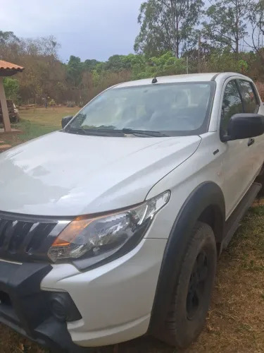 Mitsubishi L200 Tri. Outdo. GLS 2.4 CD 4X4 Die. AUT 2021
