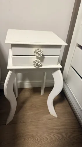 Mesinha de cabeceira