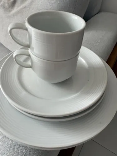 Conjunto de pratos