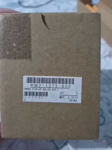 RM2-1275-000 Paper Pick-up Roller Assy HP ORIGINAL E LACRADO<br><br>PAPER PICK-UP ROLLER ASS' Y