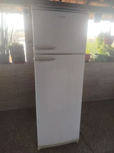 Geladeira Dako duplex 350 litros