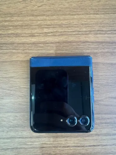 Smartphone Motorola Razr 60 - 256GB 24GB - Tela dobrável