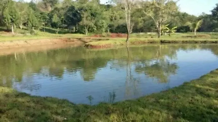 Chácara de Lazer Exclusiva - Excelente Localização no Bairro Lote Grande